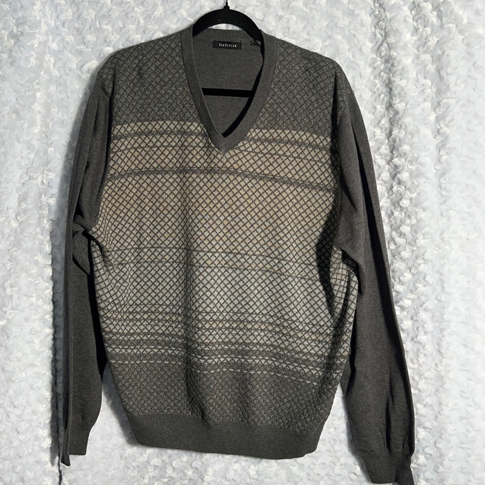VanHeusen Mens V Neck sweater